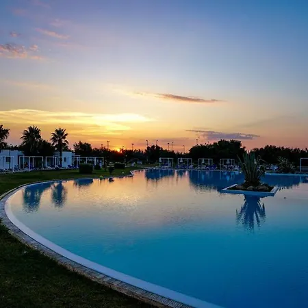 Salento Villaggio Turistico Residenza Torre Rinalda מלון דירות לצ'ה