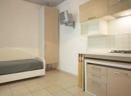 Salento Villaggio Turistico Residenza Torre Rinalda מלון דירות